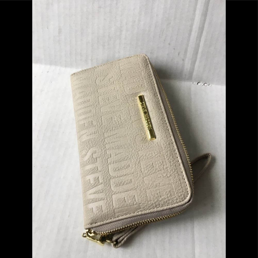 New Steve Madden Embossed Wristlet Wallet/Organizer - Picture 6 of 12